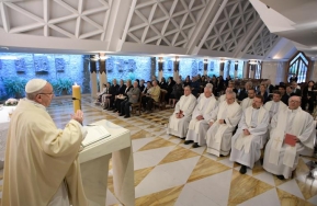 Papa Francesco: “il cattivo spirito entra sempre dalle tasche”, no alla Chiesa “mondana, tiepida e senza rischi”