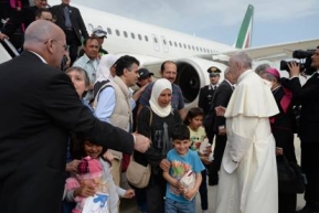 Papa Francesco: anche Gesù fu profugo, accogliere i migranti è un dovere di ciascun cristiano